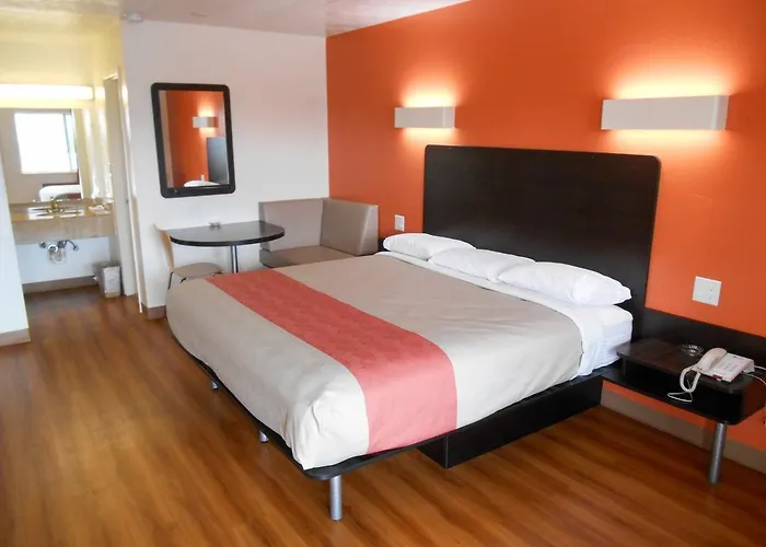 Motel 6-Madisonville, Tx